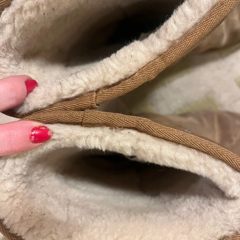 Embroidered Ugg Boots - Size 8 - Picture 7 of 9